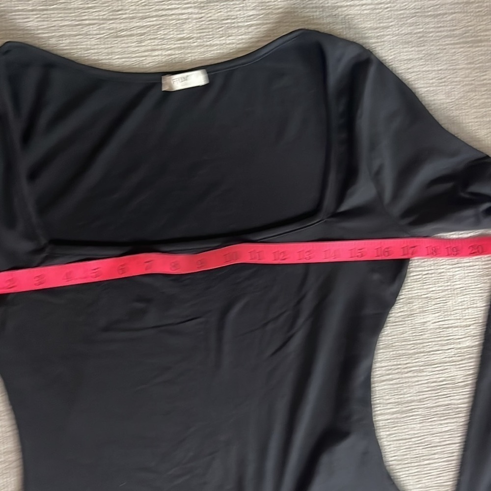 ⭐️ Fjun Black Bodysuit with Square neckline- size Large - Picture 4 of 7